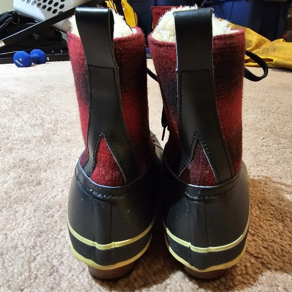 CHOOKA Ballard buffalo Duck Boots Size 9